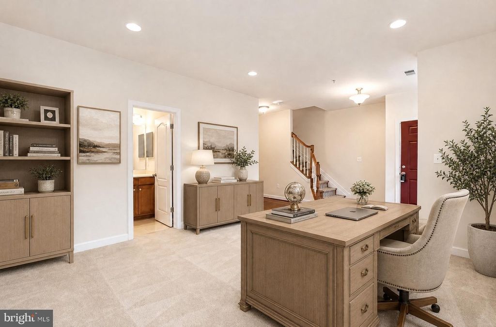 Image 5 of property listing at 184 AUTUMN VIEW DR, Gaithersburg, MD 20878