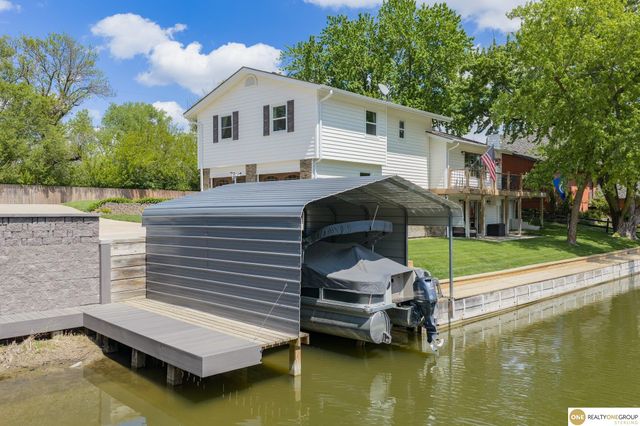 62 lakewood villa Street, Council Bluffs, IA 51501