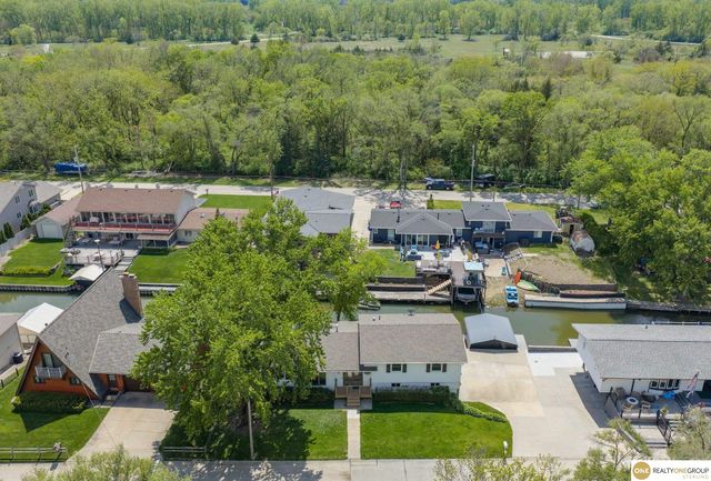 62 lakewood villa Street, Council Bluffs, IA 51501