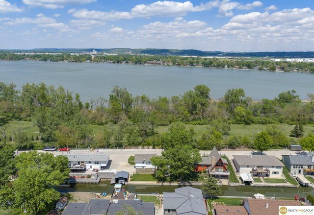 62 lakewood villa Street, Council Bluffs, IA 51501