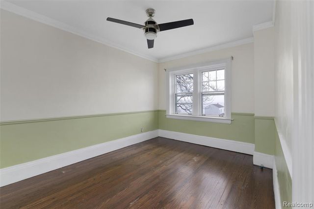 29128 Jefferson Avenue, Saint Clair Shores, MI 48081