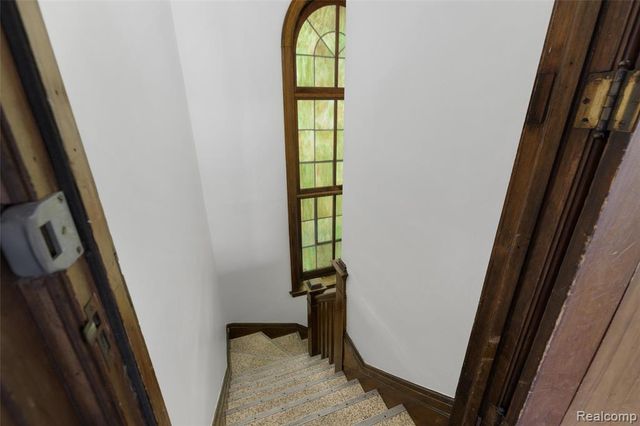 29128 Jefferson Avenue, Saint Clair Shores, MI 48081