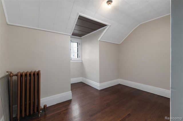 29128 Jefferson Avenue, Saint Clair Shores, MI 48081