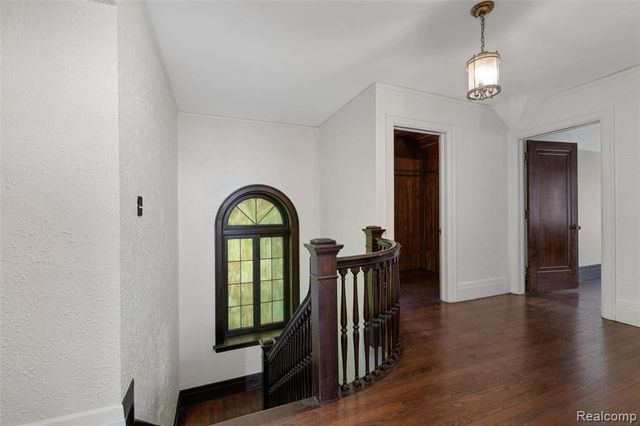 29128 Jefferson Avenue, Saint Clair Shores, MI 48081