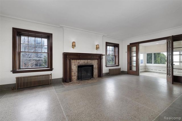 29128 Jefferson Avenue, Saint Clair Shores, MI 48081