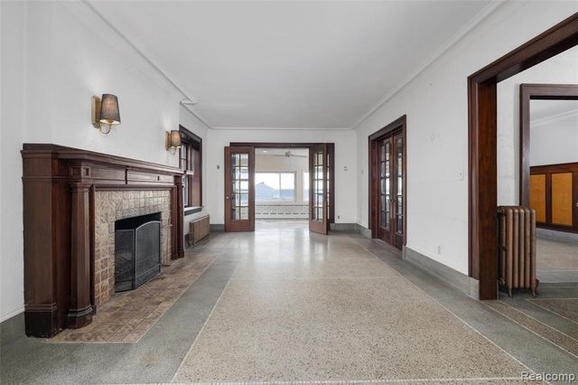 29128 Jefferson Avenue, Saint Clair Shores, MI 48081