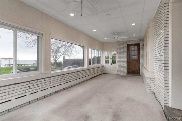 29128 Jefferson Avenue, Saint Clair Shores, MI 48081