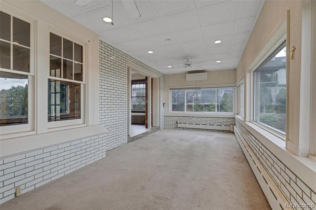 29128 Jefferson Avenue, Saint Clair Shores, MI 48081