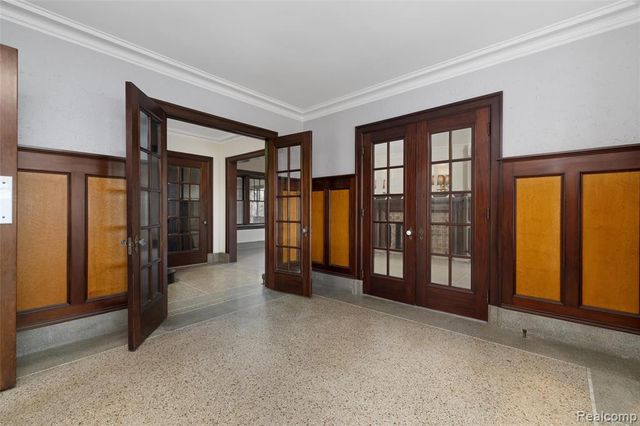 29128 Jefferson Avenue, Saint Clair Shores, MI 48081
