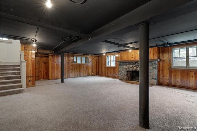 29128 Jefferson Avenue, Saint Clair Shores, MI 48081