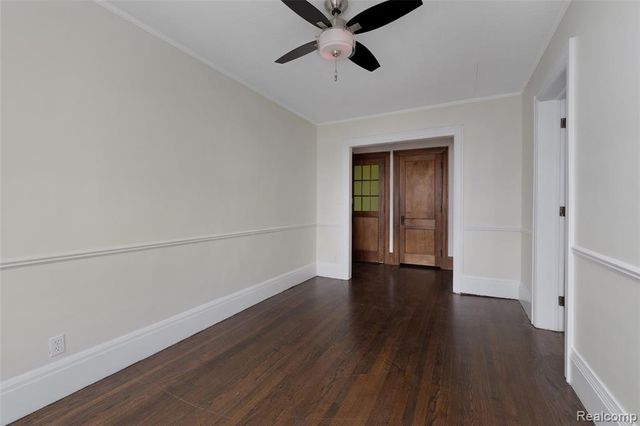 29128 Jefferson Avenue, Saint Clair Shores, MI 48081