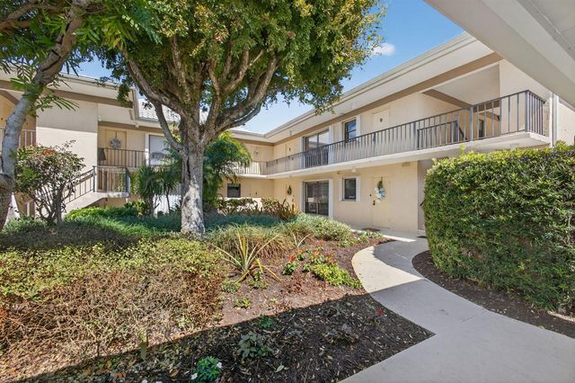 17 SE Turtle Creek Drive Unit D, Jupiter, FL 33469