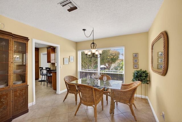 17 SE Turtle Creek Drive Unit D, Jupiter, FL 33469