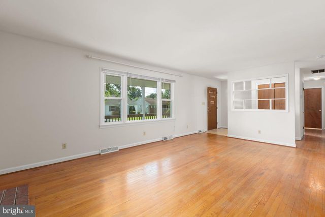 125 HILLCREST DR, Fredericksburg, VA 22401