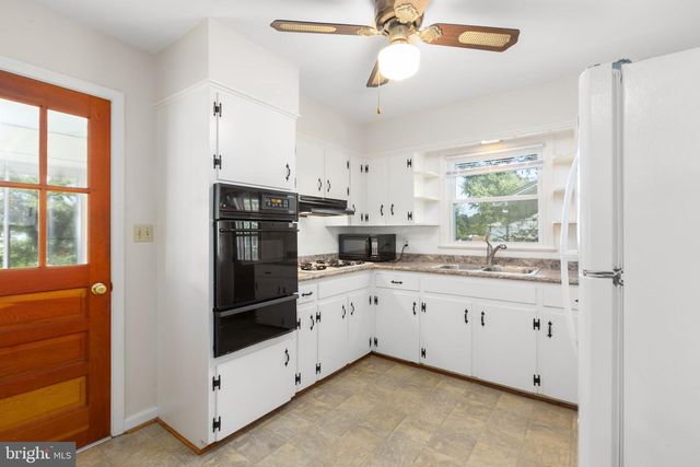 125 HILLCREST DR, Fredericksburg, VA 22401