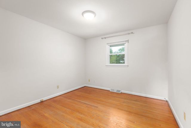 125 HILLCREST DR, Fredericksburg, VA 22401
