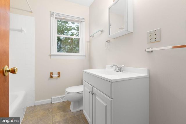 125 HILLCREST DR, Fredericksburg, VA 22401