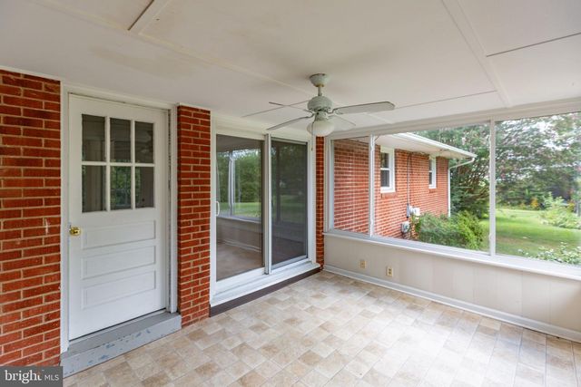 125 HILLCREST DR, Fredericksburg, VA 22401