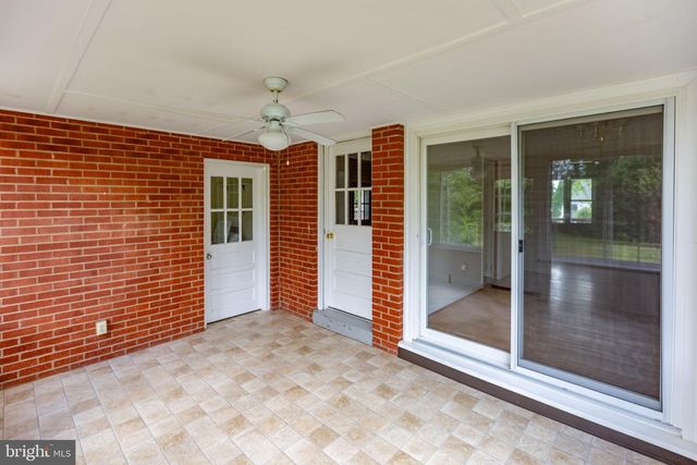 125 HILLCREST DR, Fredericksburg, VA 22401