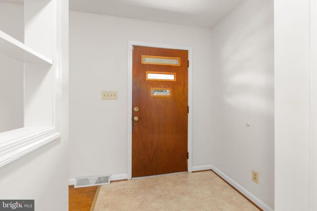 125 HILLCREST DR, Fredericksburg, VA 22401