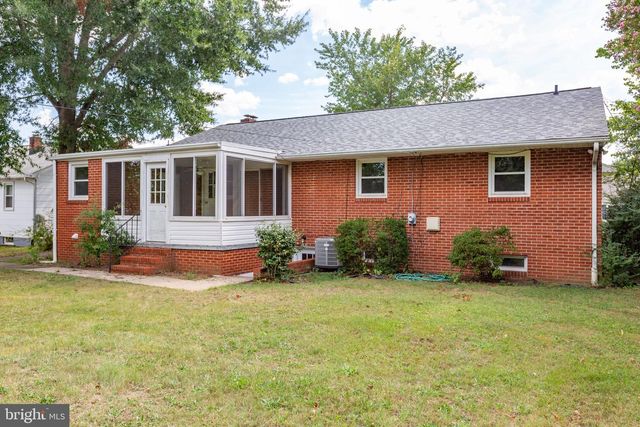 125 HILLCREST DR, Fredericksburg, VA 22401