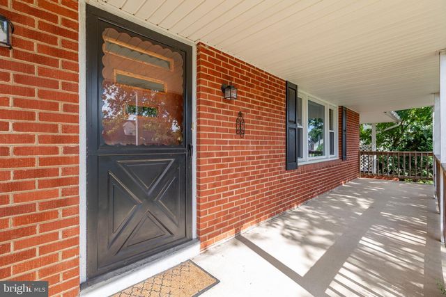 125 HILLCREST DR, Fredericksburg, VA 22401