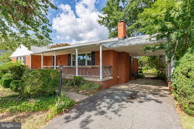 125 HILLCREST DR, Fredericksburg, VA 22401