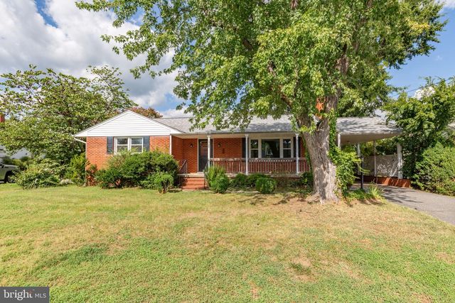 125 HILLCREST DR, Fredericksburg, VA 22401