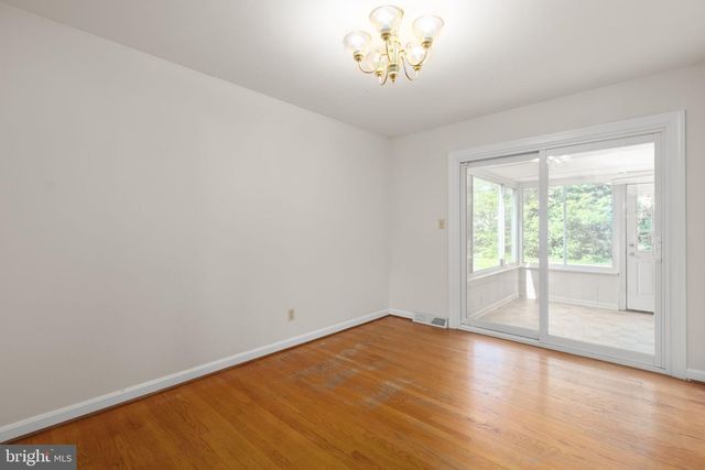 125 HILLCREST DR, Fredericksburg, VA 22401