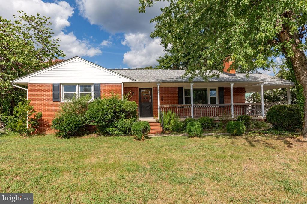 125 HILLCREST DR, Fredericksburg, VA 22401