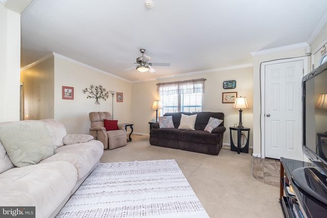 77 RANDOM RD, Douglassville, PA 19518