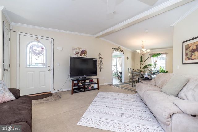 77 RANDOM RD, Douglassville, PA 19518