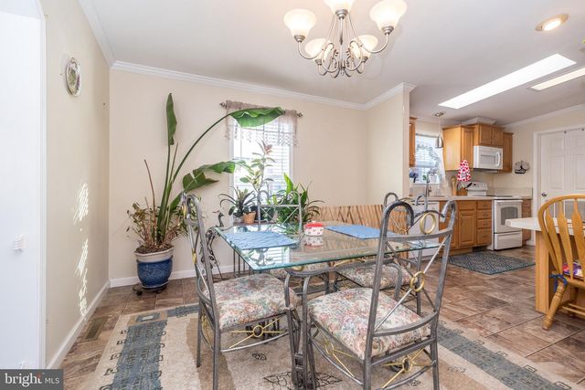 77 RANDOM RD, Douglassville, PA 19518