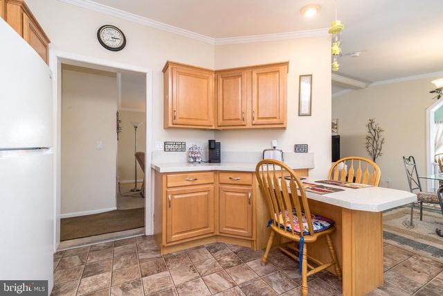 77 RANDOM RD, Douglassville, PA 19518