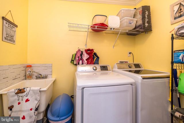 77 RANDOM RD, Douglassville, PA 19518