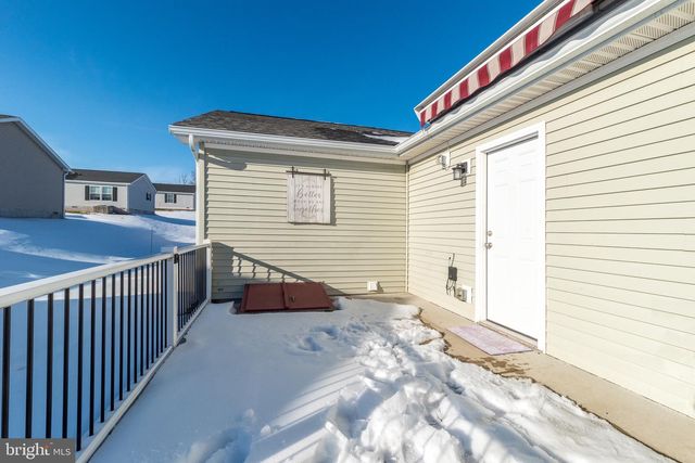 77 RANDOM RD, Douglassville, PA 19518