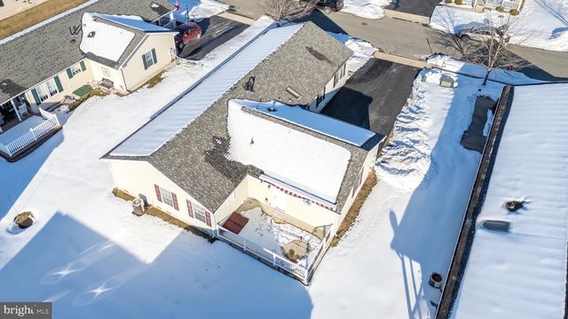 77 RANDOM RD, Douglassville, PA 19518