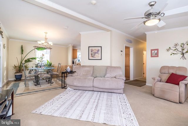 77 RANDOM RD, Douglassville, PA 19518