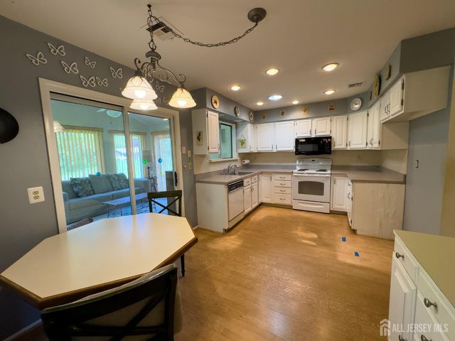 729-b Ralston Plaza, Middlesex, NJ 08831