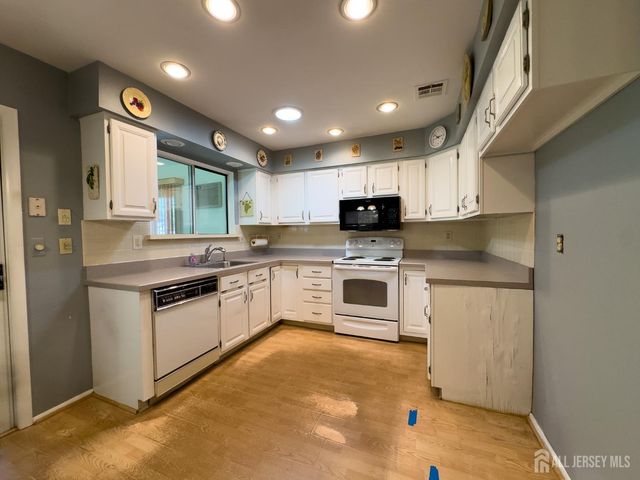 729-b Ralston Plaza, Middlesex, NJ 08831