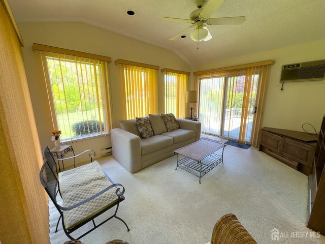 729-b Ralston Plaza, Middlesex, NJ 08831