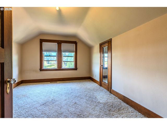 1530 S TROUTDALE Rd, Troutdale, OR 97060