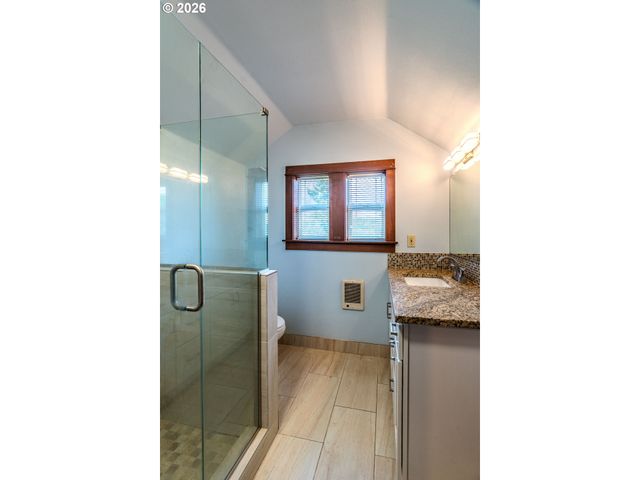 1530 S TROUTDALE Rd, Troutdale, OR 97060