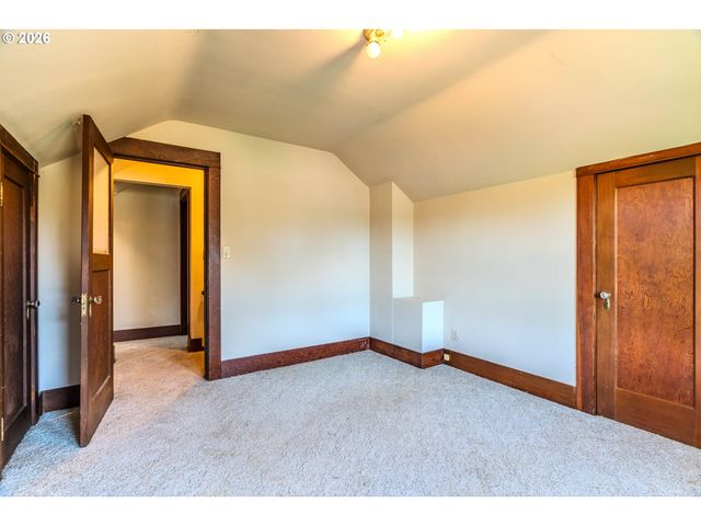 1530 S TROUTDALE Rd, Troutdale, OR 97060