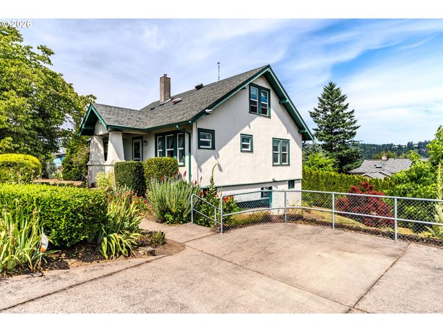 1530 S TROUTDALE Rd, Troutdale, OR 97060