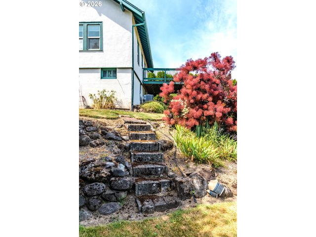 1530 S TROUTDALE Rd, Troutdale, OR 97060