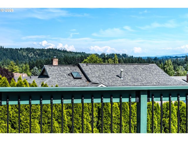 1530 S TROUTDALE Rd, Troutdale, OR 97060