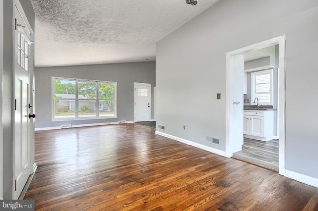 6901 CHIPPEWA DR, Baltimore, MD 21209