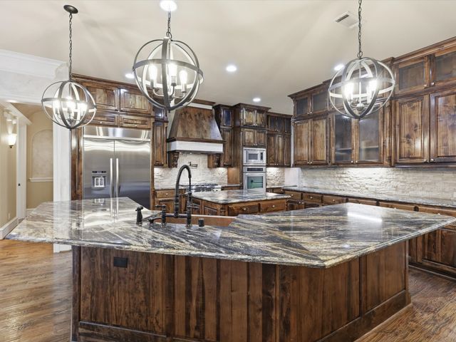 8415 Canyon Crossing, Lantana, TX 76226