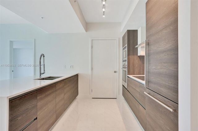 301 Altara Ave 831, Coral Gables, FL 33146